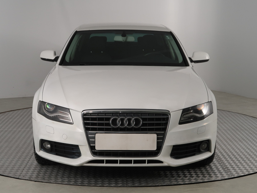 Audi A4, 2011