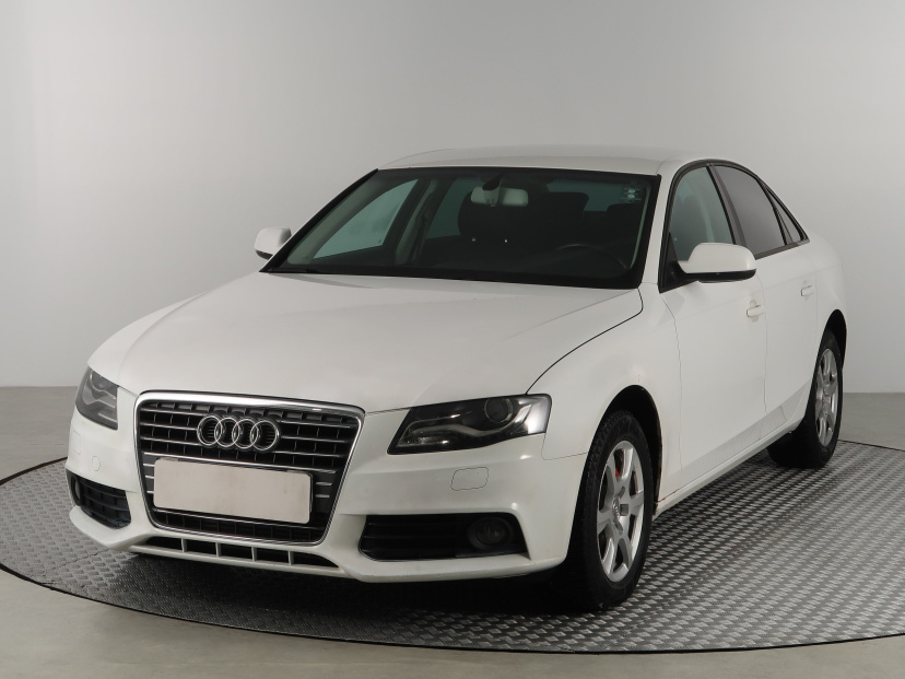 Audi A4, 2011