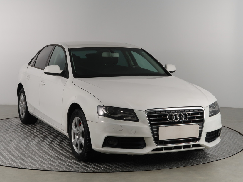 Audi A4, 2011