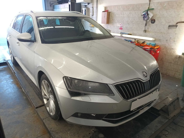 Škoda Superb 2016