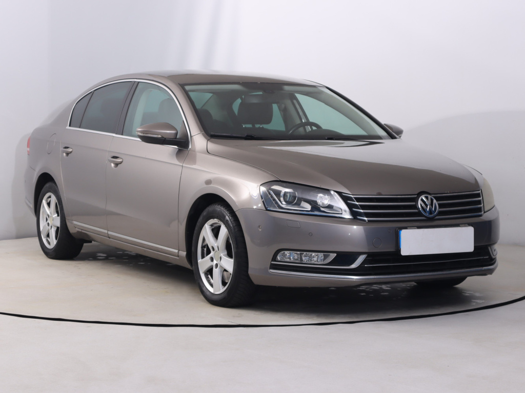 Volkswagen Passat, 2011