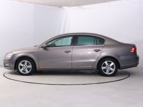Volkswagen Passat - 2011