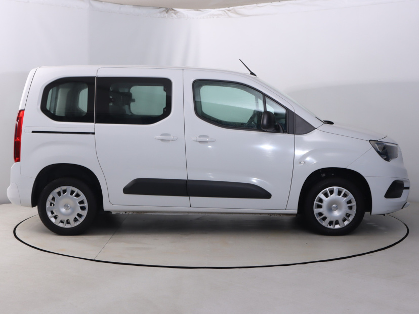 Opel Combo, 2022