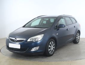 Opel Astra - 2011