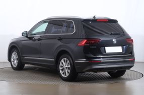 Volkswagen Tiguan - 2016