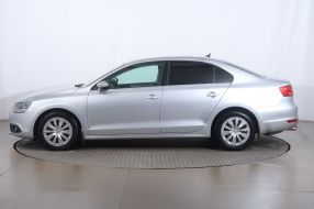 Volkswagen Jetta - 2012