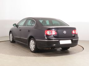 Volkswagen Passat - 2010