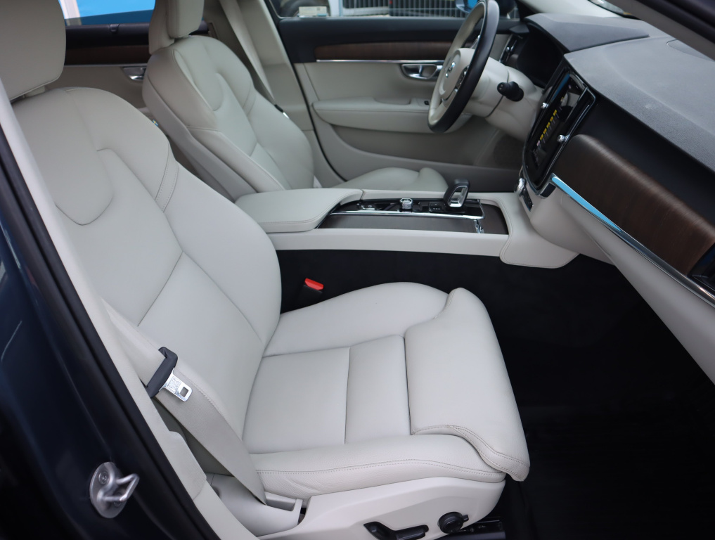 Volvo V90 Cross Country