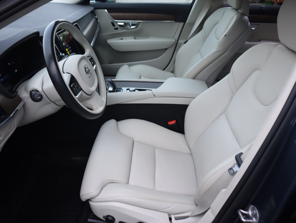 Volvo V90 Cross Country