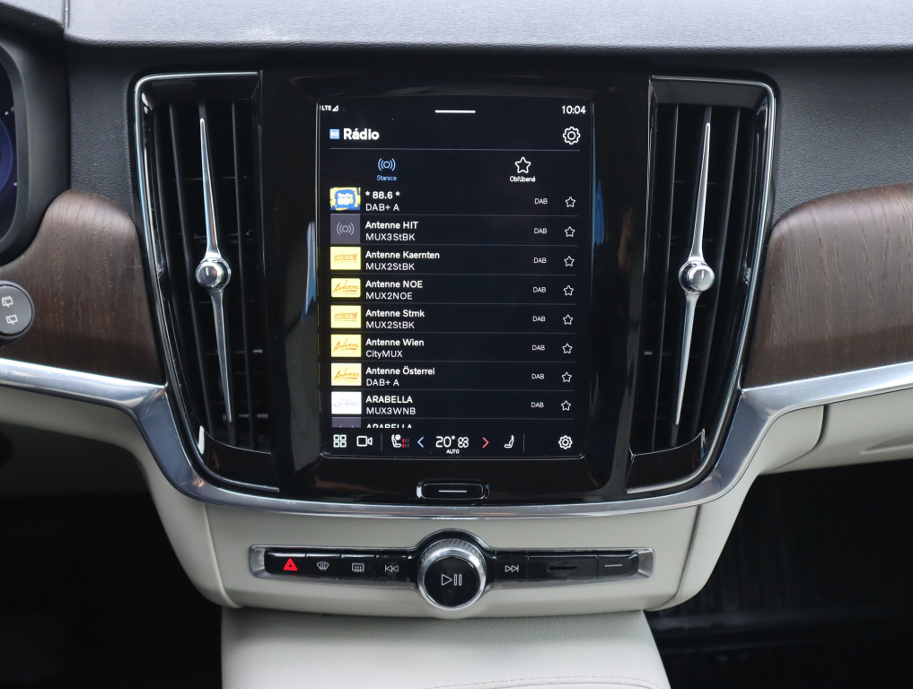 Volvo V90 Cross Country