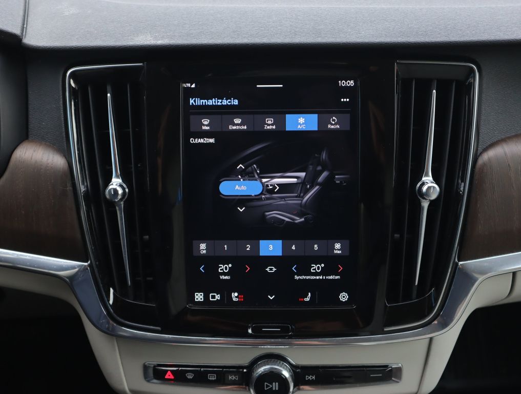 Volvo V90 Cross Country