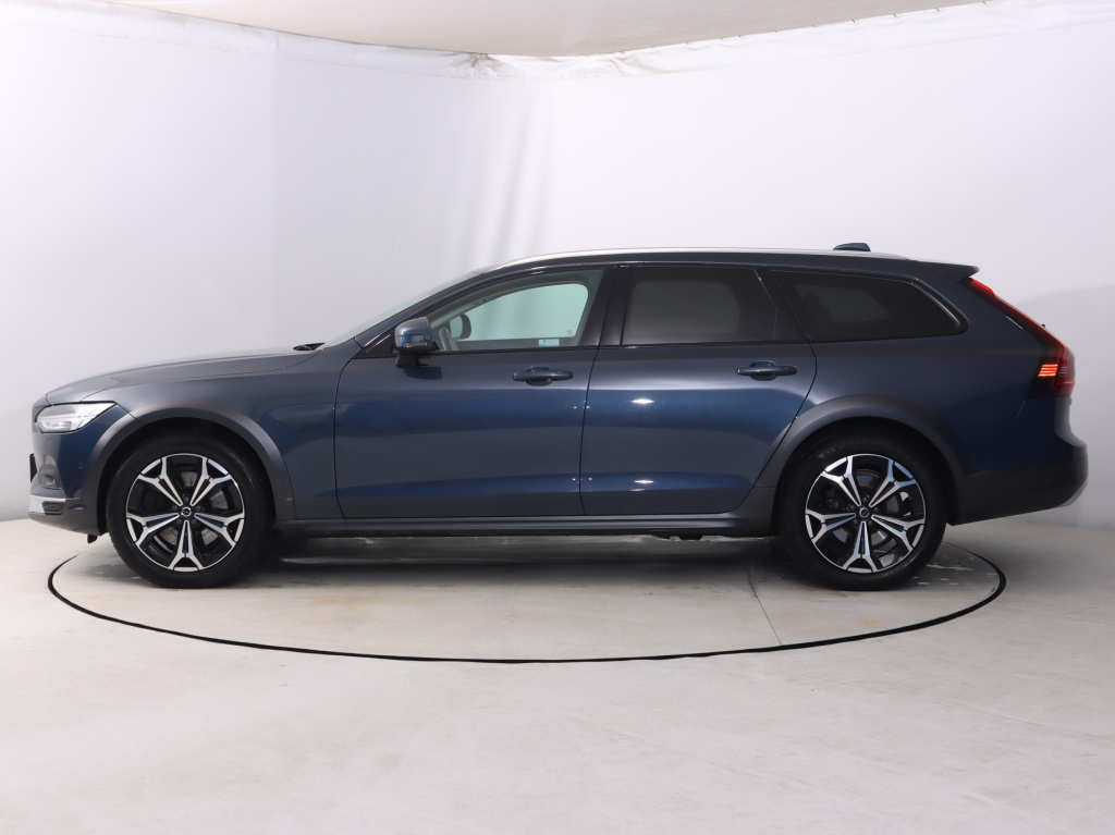 Volvo V90 Cross Country