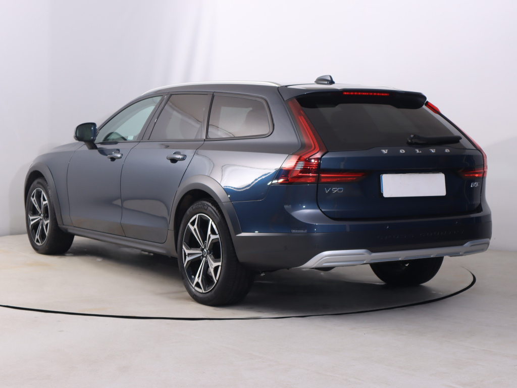 Volvo V90 Cross Country