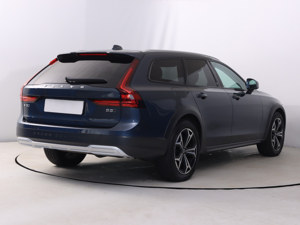 Volvo V90 Cross Country
