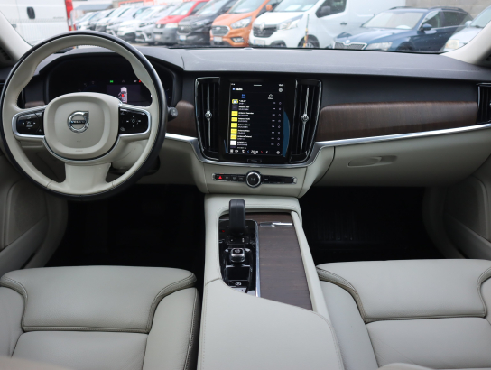 Volvo V90 Cross Country