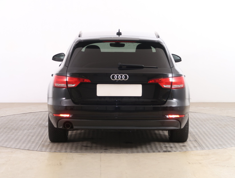 Audi A4, 2018