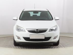 Opel Astra - 2011