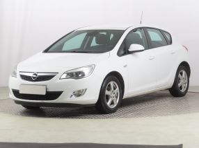 Opel Astra - 2011