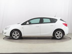 Opel Astra - 2011