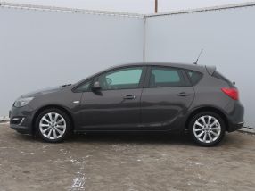 Opel Astra - 2013