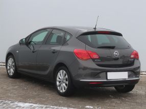 Opel Astra - 2013