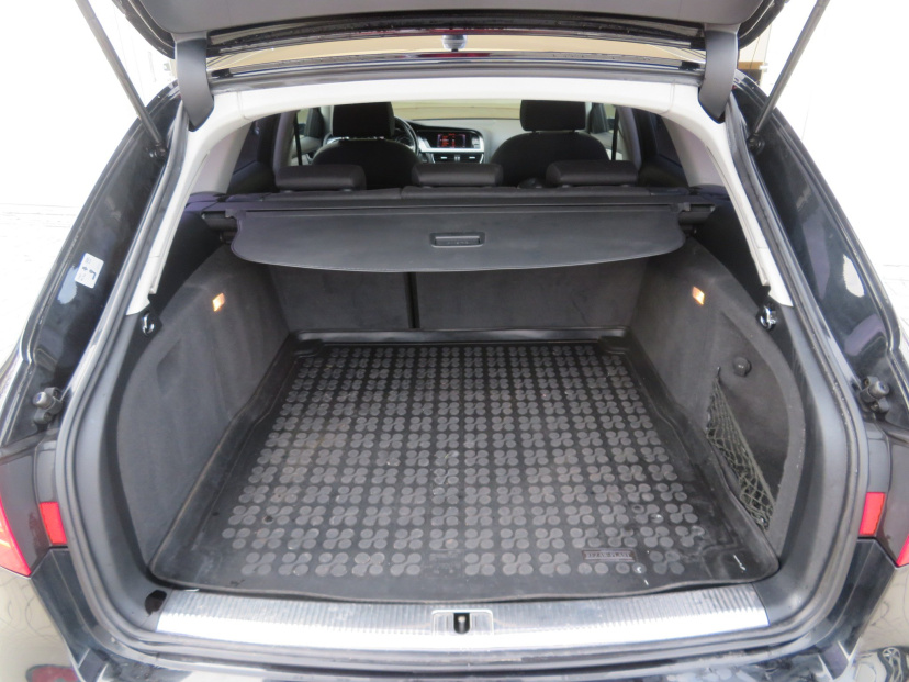 Audi A4, 2012