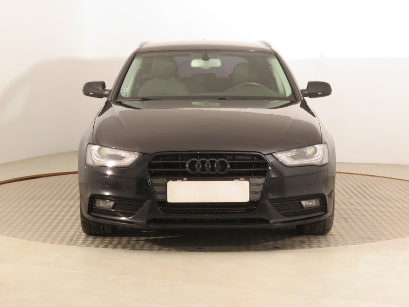 Audi A4, 2012