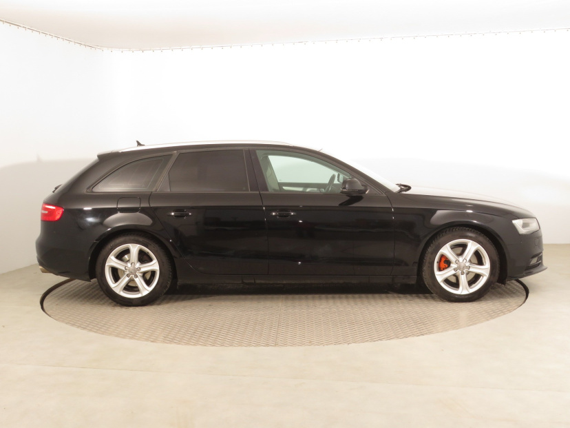 Audi A4, 2012