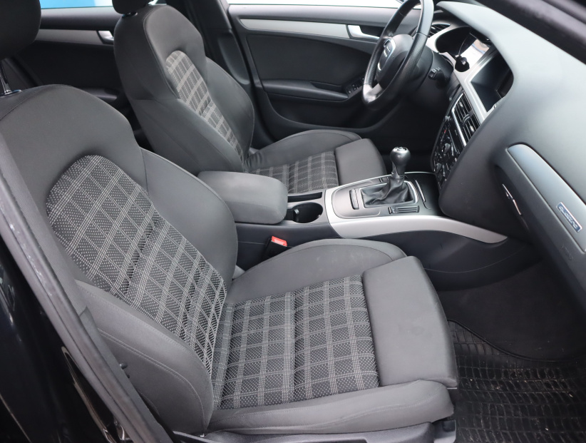 Audi A4, 2011