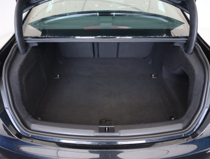 Audi A4, 2011