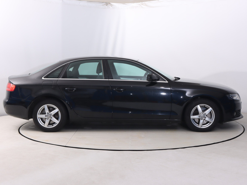 Audi A4, 2011