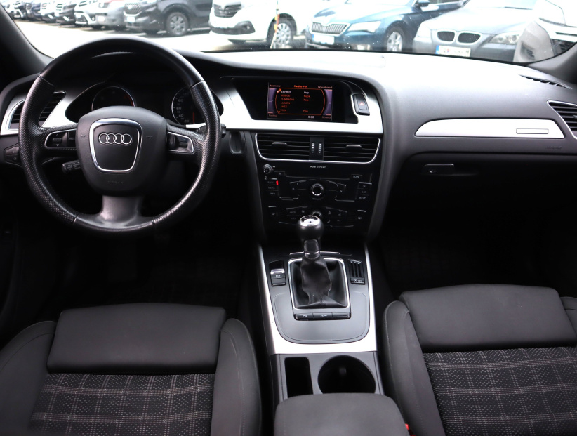 Audi A4, 2011
