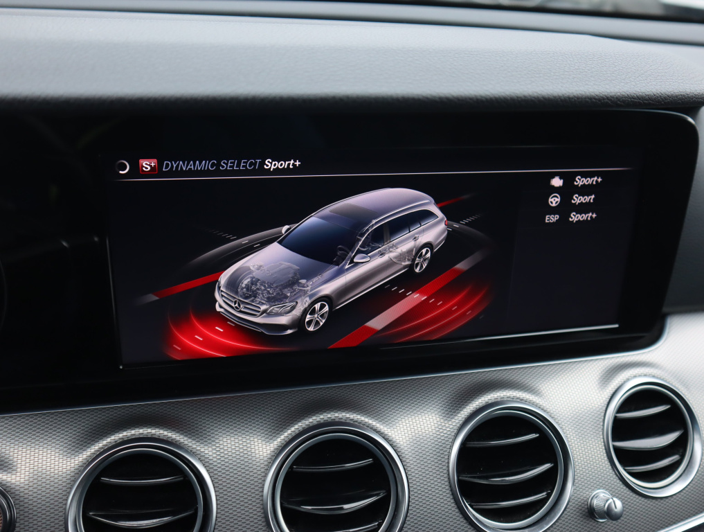 Mercedes-Benz E
