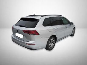 Volkswagen Golf - 2023