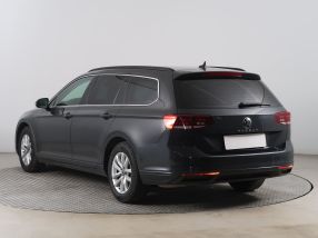 Volkswagen Passat - 2021