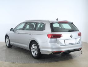 Volkswagen Passat - 2021