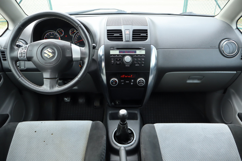 Suzuki SX4, 2010