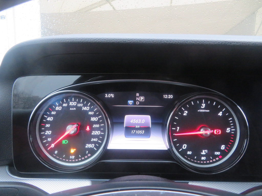 Mercedes-Benz E