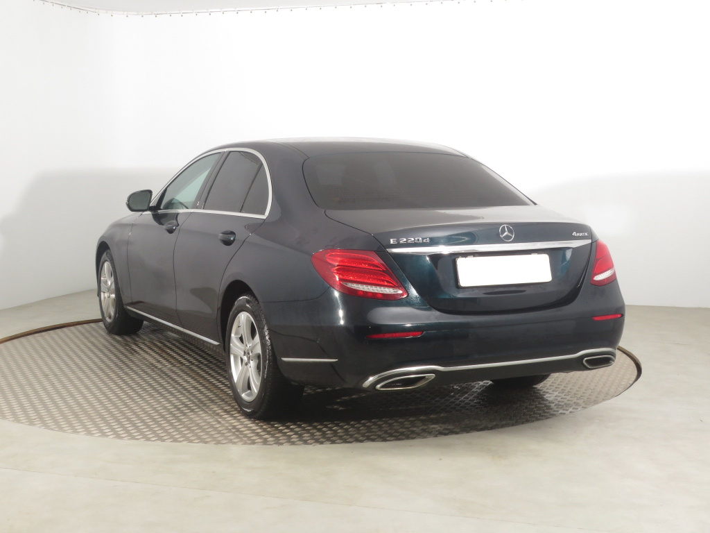 Mercedes-Benz E