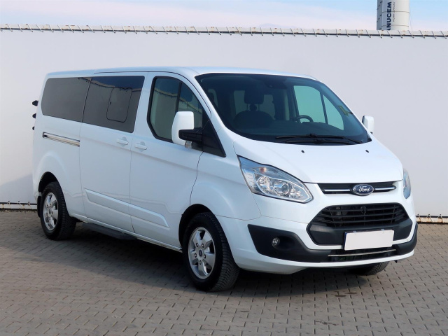 Ford Tourneo Custom 2017