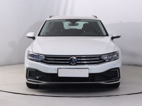 Volkswagen Passat - 2021