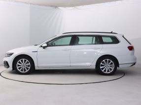 Volkswagen Passat - 2021