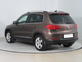 Volkswagen Tiguan - 2012