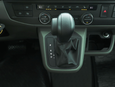 Volkswagen Caravelle - 2023