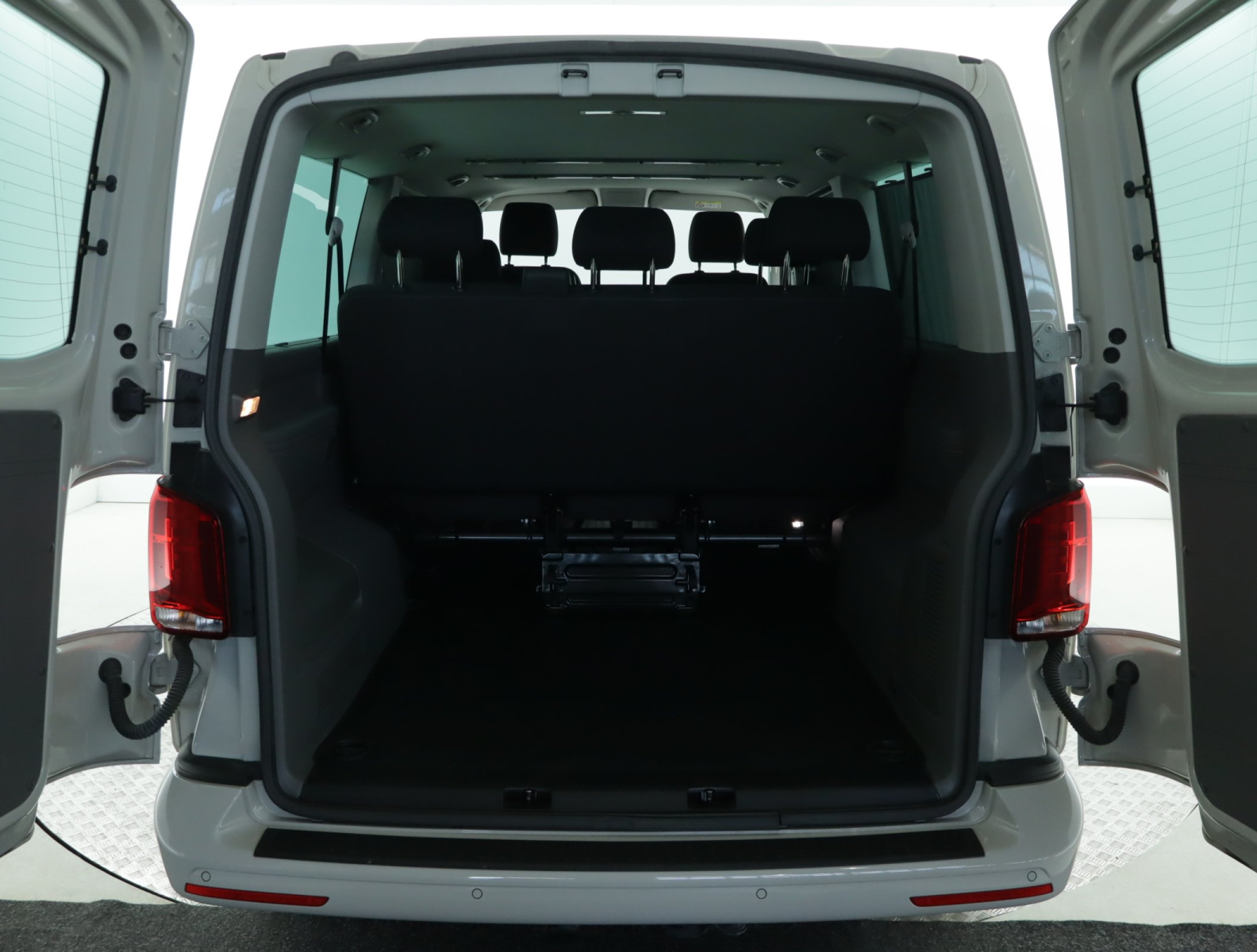 Volkswagen Caravelle - 2023