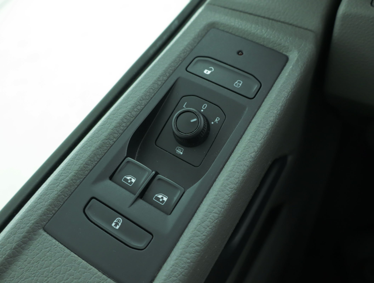 Volkswagen Caravelle - 2023