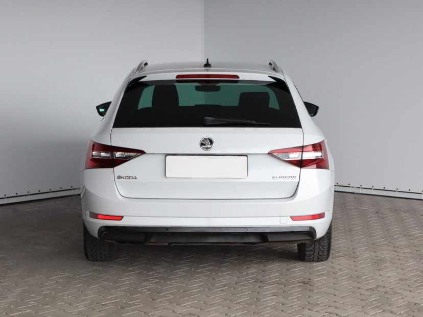 Škoda Superb, 2016