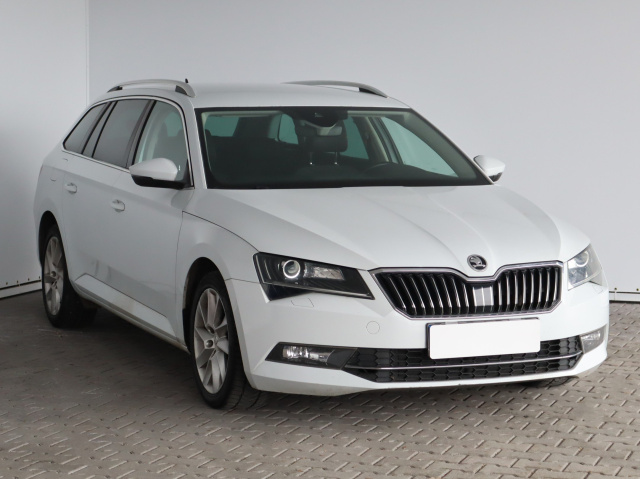 Škoda Superb 2016
