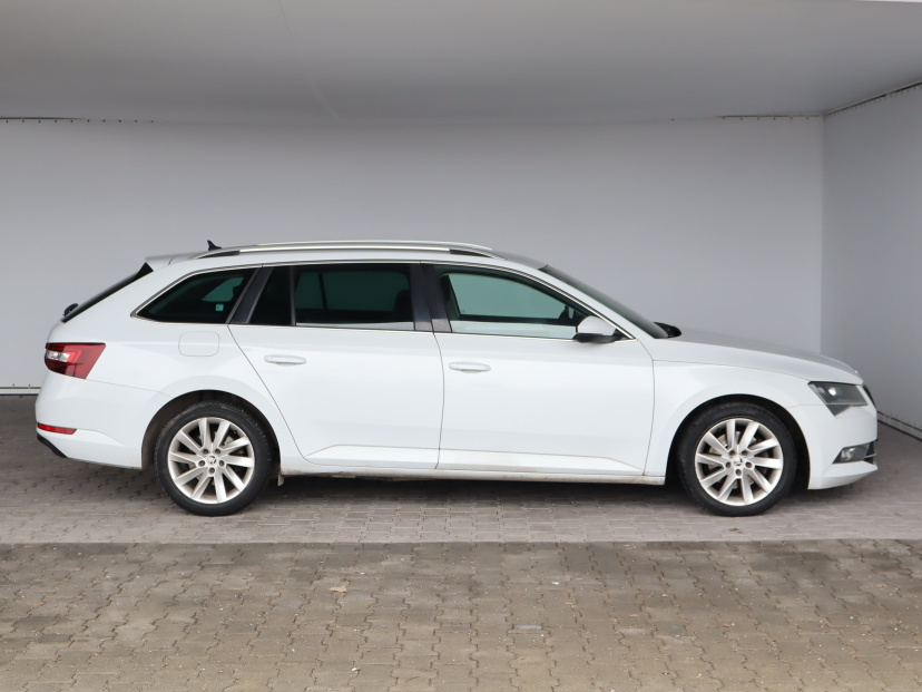 Škoda Superb, 2016