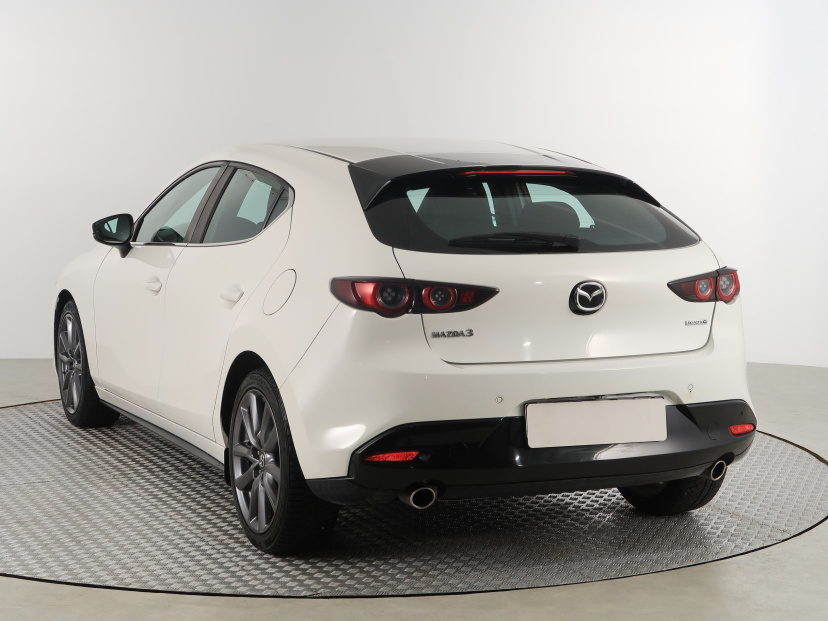 Mazda 3, 2021